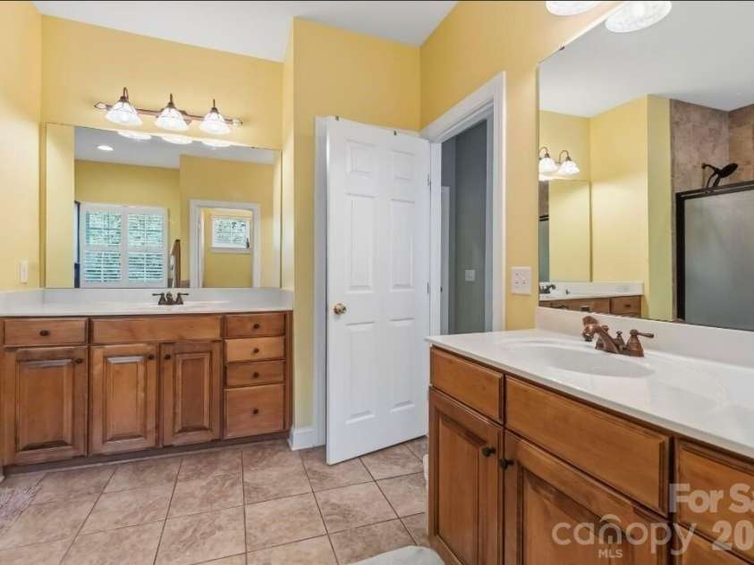 7607 Meadow Grove Drive, Waxhaw, NC 28173.  MLS# CAR4424010, YatesRealty ID 50439. 