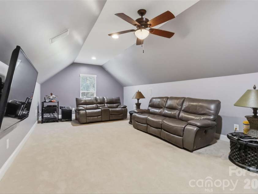 7607 Meadow Grove Drive, Waxhaw, NC 28173.  MLS# CAR4424010, YatesRealty ID 50439. 
