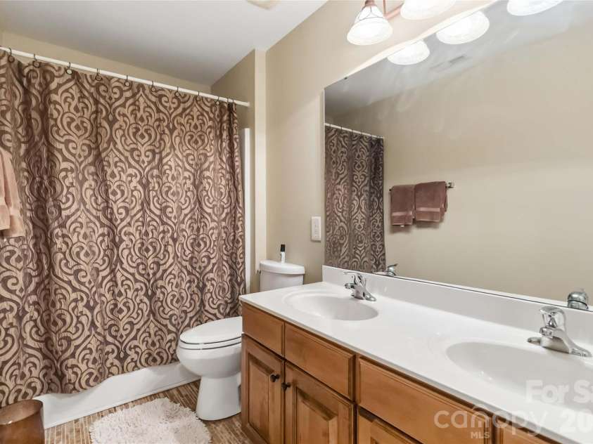 7607 Meadow Grove Drive, Waxhaw, NC 28173.  MLS# CAR4424010, YatesRealty ID 50439. 