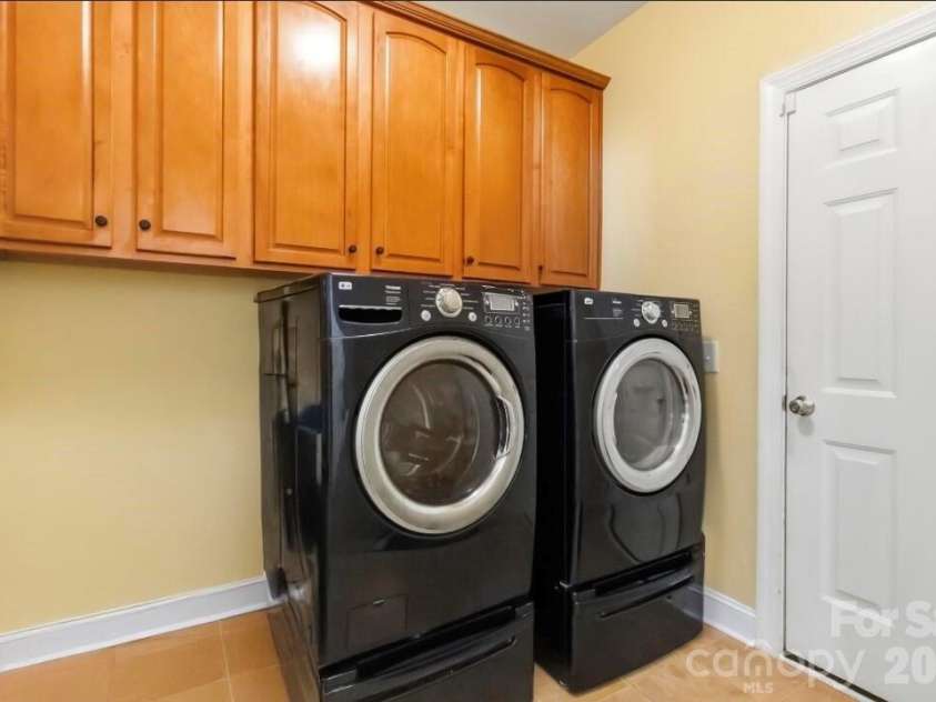 7607 Meadow Grove Drive, Waxhaw, NC 28173.  MLS# CAR4424010, YatesRealty ID 50439. 