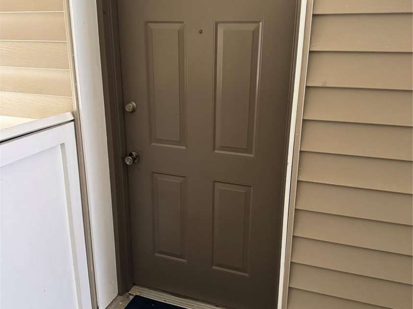 9611 Vinca Circle, Charlotte, NC 28213.  MLS# CAR4349658, YatesRealty ID 5044. Front door