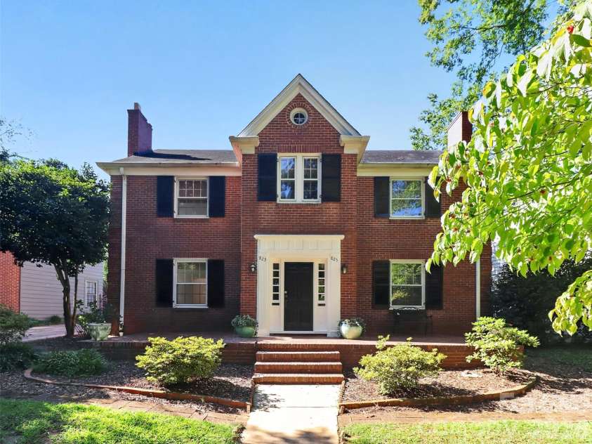 823-825 Henley Place, Charlotte, NC 28207.  MLS# CAR4424031, YatesRealty ID 50440. 