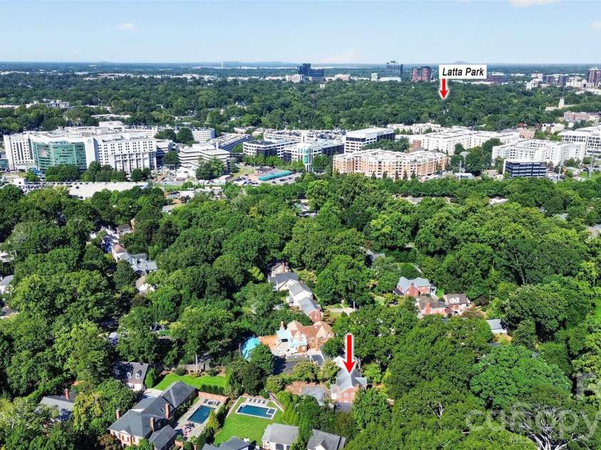 823-825 Henley Place, Charlotte, NC 28207.  MLS# CAR4424031, YatesRealty ID 50440. 