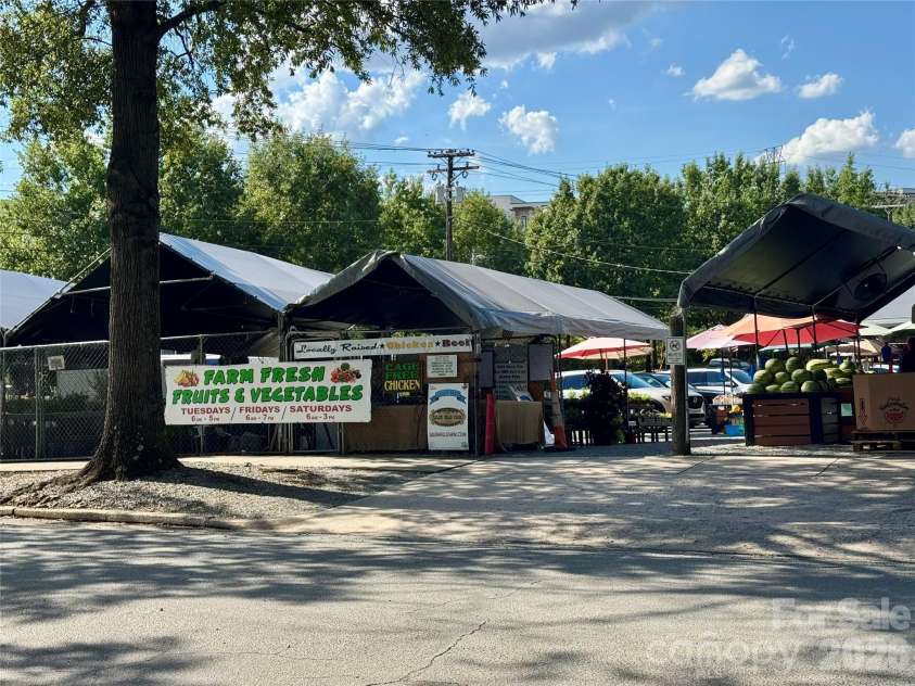 823-825 Henley Place, Charlotte, NC 28207.  MLS# CAR4424031, YatesRealty ID 50440. 