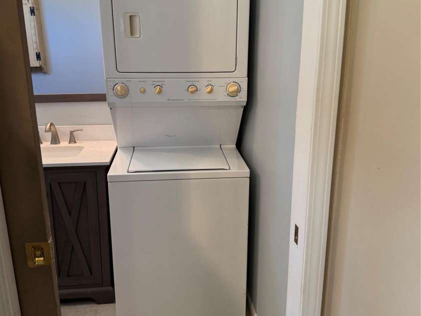 222 Lake Tillery Trail, Mount Gilead, NC 27306.  MLS# CAR4423632, YatesRealty ID 50441. 