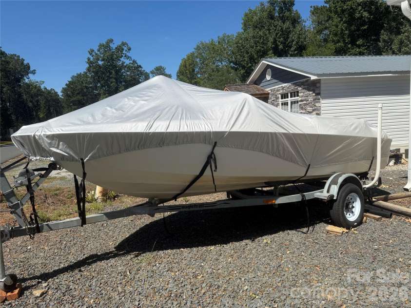 222 Lake Tillery Trail, Mount Gilead, NC 27306.  MLS# CAR4423632, YatesRealty ID 50441. 