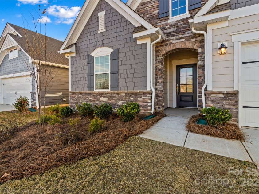 206 White Apple Way, Statesville, NC 28625.  MLS# CAR4322148, YatesRealty ID 50444. 