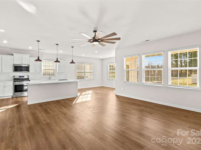 206 White Apple Way, Statesville, NC 28625.  MLS# CAR4322148, YatesRealty ID 50444. 