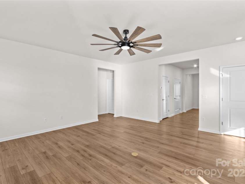 206 White Apple Way, Statesville, NC 28625.  MLS# CAR4322148, YatesRealty ID 50444. 