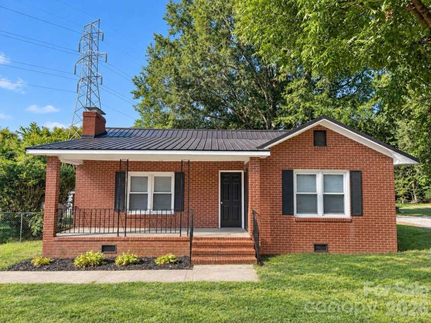 711 West Rice Street, Landis, NC 28088.  MLS# CAR4423850, YatesRealty ID 50445. 