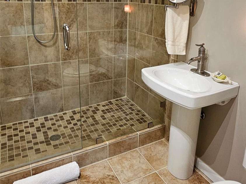 56 Candler Heights Road, Candler, NC 28715.  MLS# CAR4424014, YatesRealty ID 50447. 