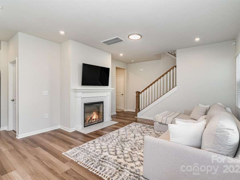 112 Atterberry Alley, Charlotte, NC 28217.  MLS# CAR4302897, YatesRealty ID 5045. Living room