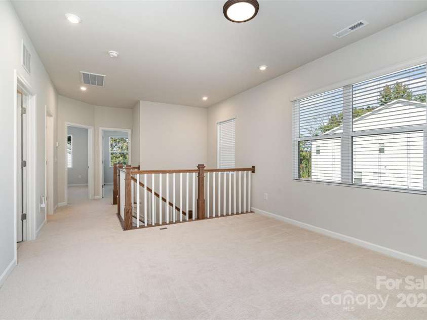 112 Atterberry Alley, Charlotte, NC 28217.  MLS# CAR4302897, YatesRealty ID 5045. Loft.