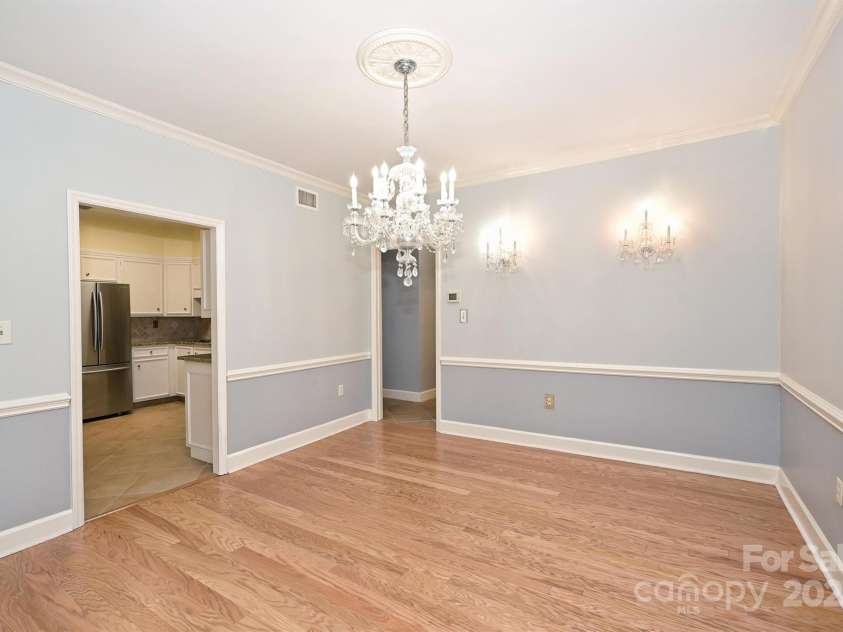 924 Cherokee Road, Charlotte, NC 28207.  MLS# CAR4317704, YatesRealty ID 5045. 