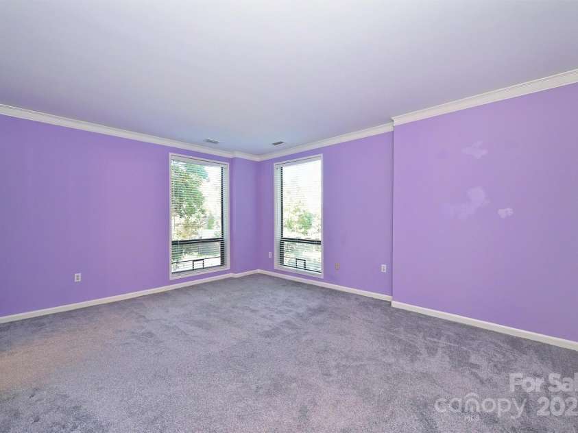 924 Cherokee Road, Charlotte, NC 28207.  MLS# CAR4317704, YatesRealty ID 5045. 