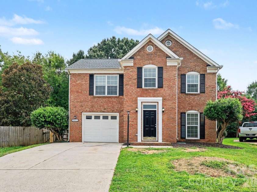 8401 Redstone View Drive, Charlotte, NC 28269.  MLS# CAR4397005, YatesRealty ID 50453. 