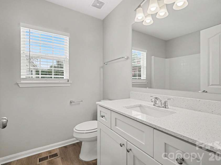 8401 Redstone View Drive, Charlotte, NC 28269.  MLS# CAR4397005, YatesRealty ID 50453. 