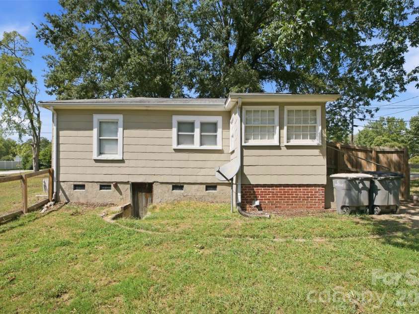 665 Fisher Street, Concord, NC 28027.  MLS# CAR4415468, YatesRealty ID 50456. 