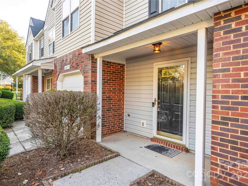 2038 University Heights Lane, Charlotte, NC 28213.  MLS# CAR4190741, YatesRealty ID 5046. Covered Front Porch