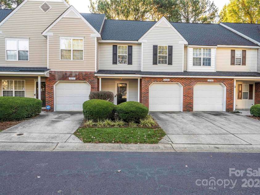 2038 University Heights Lane, Charlotte, NC 28213.  MLS# CAR4190741, YatesRealty ID 5046. Front