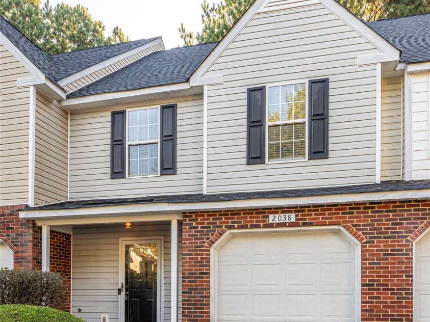 2038 University Heights Lane, Charlotte, NC 28213.  MLS# CAR4190741, YatesRealty ID 5046. Front