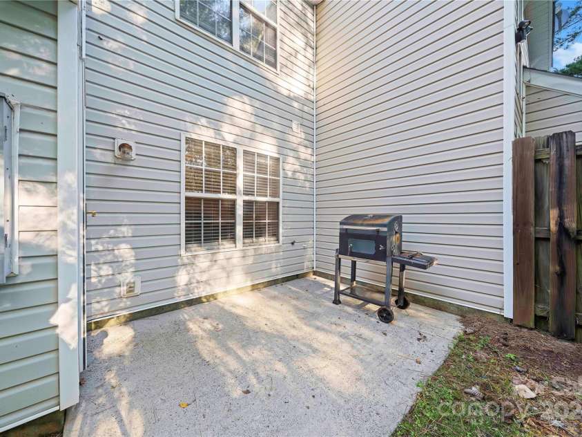 2038 University Heights Lane, Charlotte, NC 28213.  MLS# CAR4190741, YatesRealty ID 5046. Rear Patio
