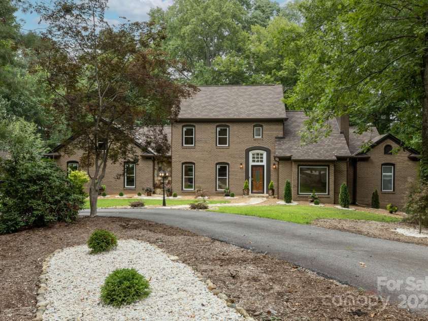 455 Old Farms Road, Wilkesboro, NC 28697.  MLS# CAR4265203, YatesRealty ID 5046. 