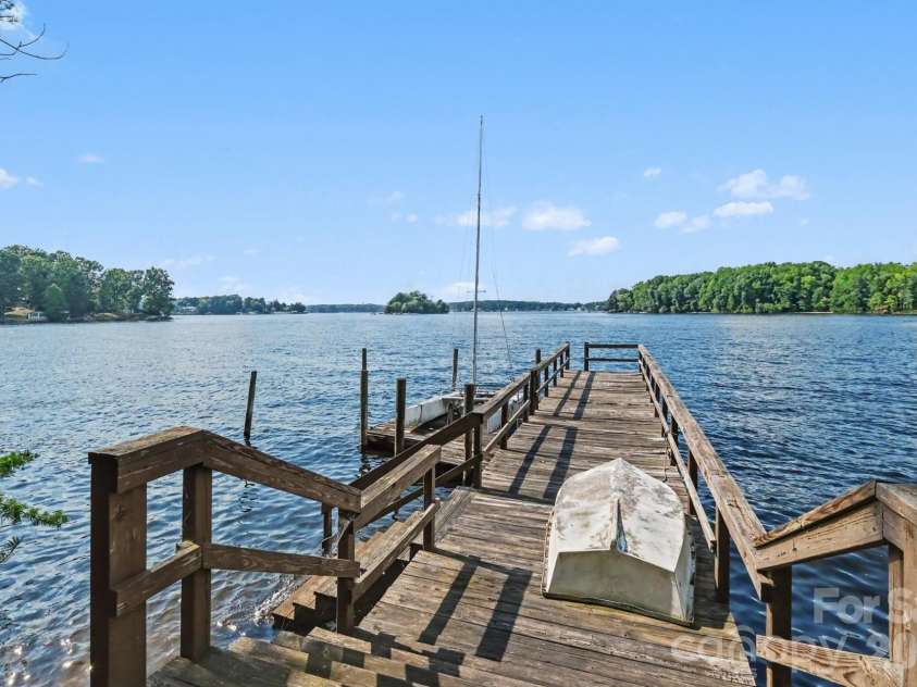 327 Grasshopper Circle, Mooresville, NC 28117.  MLS# CAR4422266, YatesRealty ID 50460. 