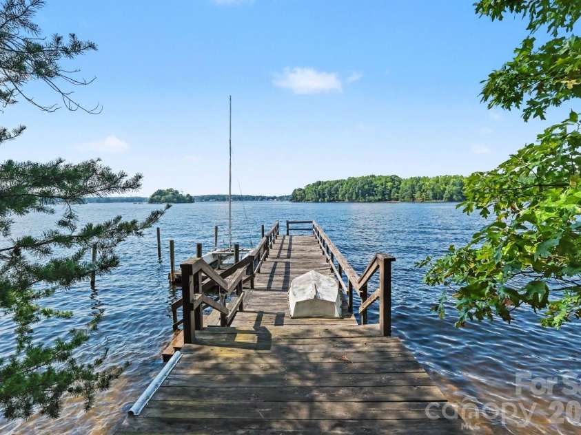 327 Grasshopper Circle, Mooresville, NC 28117.  MLS# CAR4422266, YatesRealty ID 50460. 