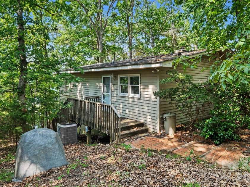 327 Grasshopper Circle, Mooresville, NC 28117.  MLS# CAR4422266, YatesRealty ID 50460. 
