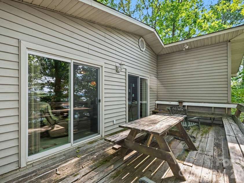 327 Grasshopper Circle, Mooresville, NC 28117.  MLS# CAR4422266, YatesRealty ID 50460. 
