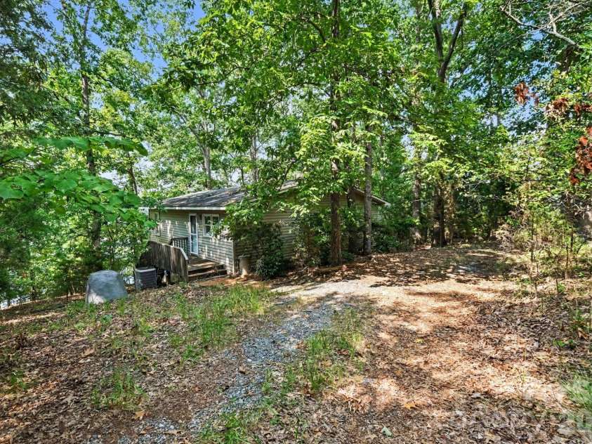 327 Grasshopper Circle, Mooresville, NC 28117.  MLS# CAR4422266, YatesRealty ID 50460. 
