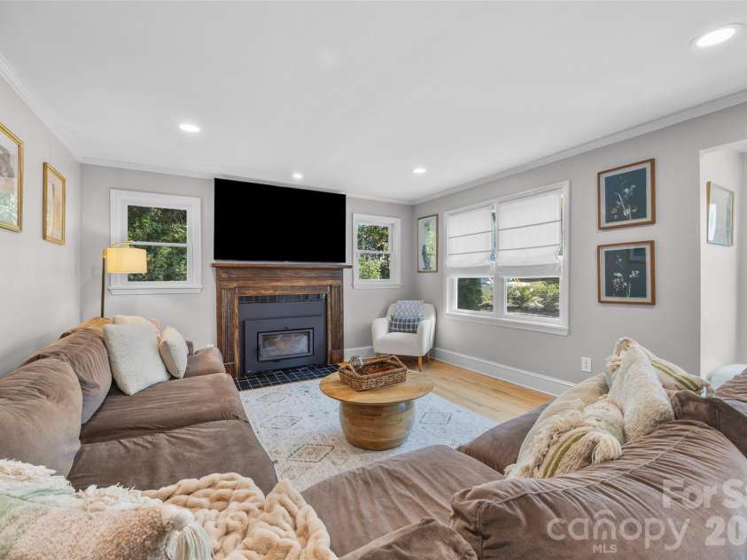 4310 Craig Avenue, Charlotte, NC 28211.  MLS# CAR4420909, YatesRealty ID 50463. 