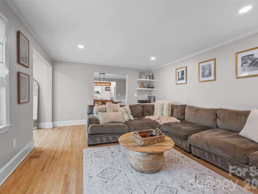 4310 Craig Avenue, Charlotte, NC 28211.  MLS# CAR4420909, YatesRealty ID 50463. 