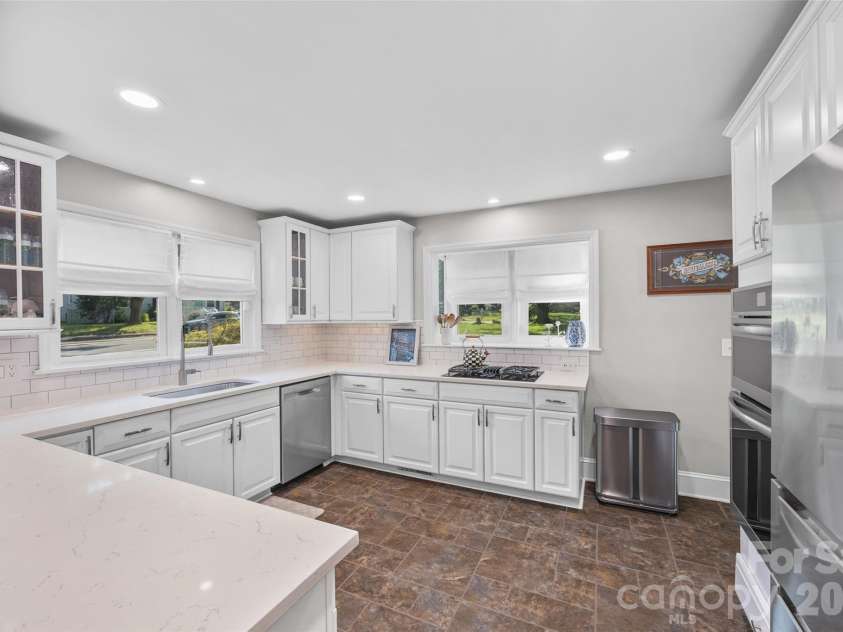 4310 Craig Avenue, Charlotte, NC 28211.  MLS# CAR4420909, YatesRealty ID 50463. 