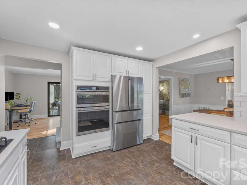 4310 Craig Avenue, Charlotte, NC 28211.  MLS# CAR4420909, YatesRealty ID 50463. 