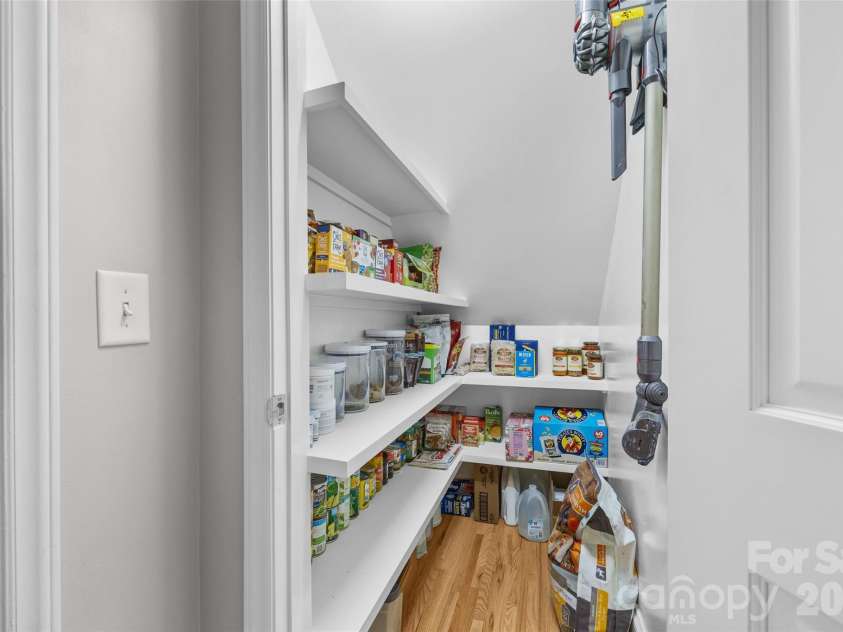 4310 Craig Avenue, Charlotte, NC 28211.  MLS# CAR4420909, YatesRealty ID 50463. 