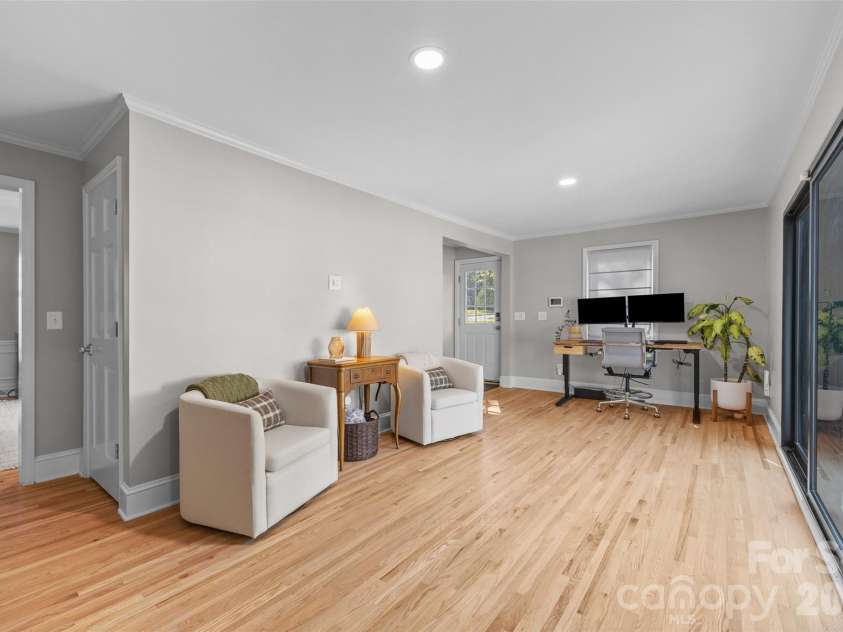 4310 Craig Avenue, Charlotte, NC 28211.  MLS# CAR4420909, YatesRealty ID 50463. 