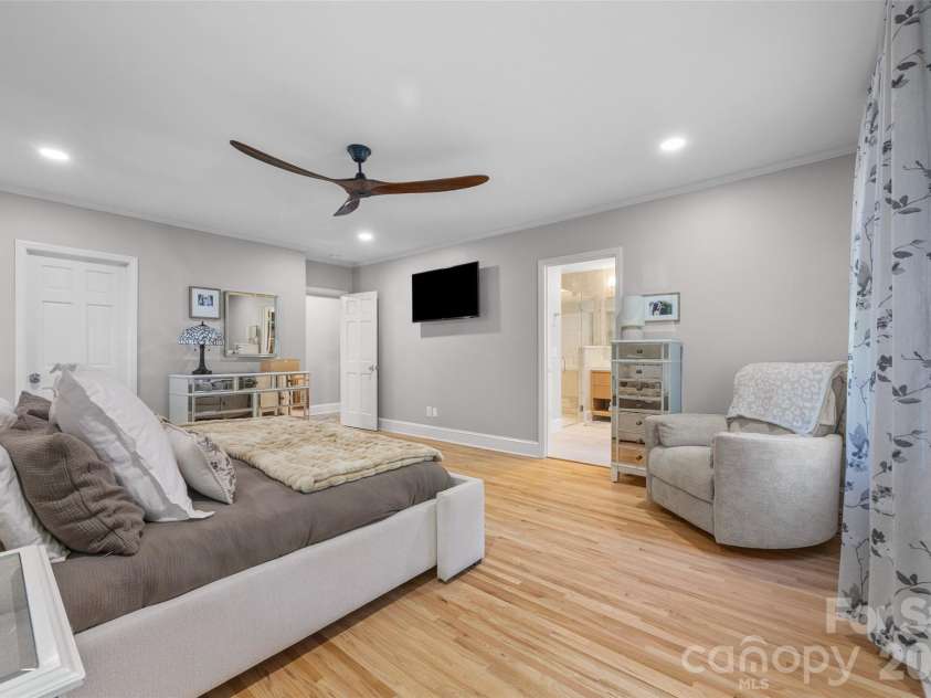 4310 Craig Avenue, Charlotte, NC 28211.  MLS# CAR4420909, YatesRealty ID 50463. 