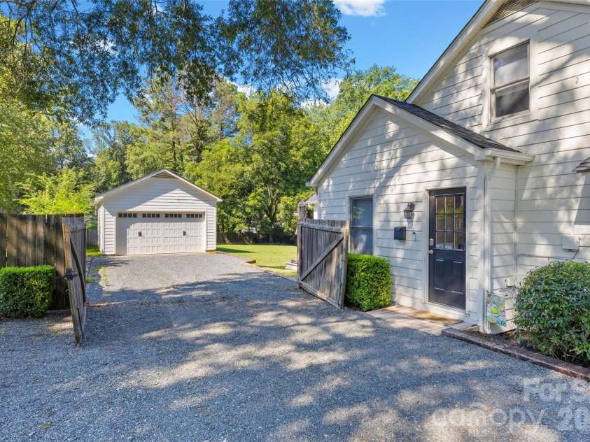 4310 Craig Avenue, Charlotte, NC 28211.  MLS# CAR4420909, YatesRealty ID 50463. 
