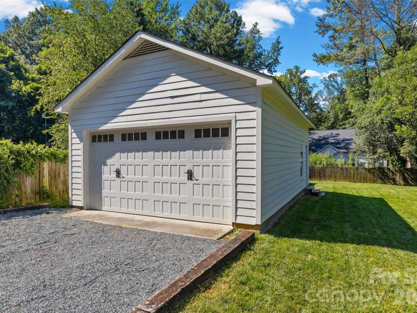 4310 Craig Avenue, Charlotte, NC 28211.  MLS# CAR4420909, YatesRealty ID 50463. 