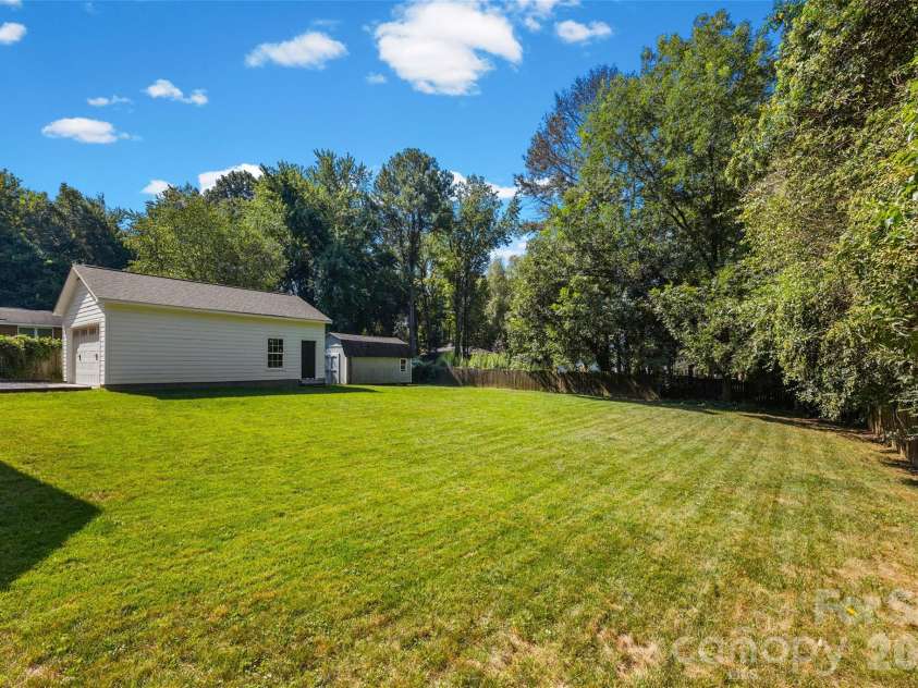 4310 Craig Avenue, Charlotte, NC 28211.  MLS# CAR4420909, YatesRealty ID 50463. 