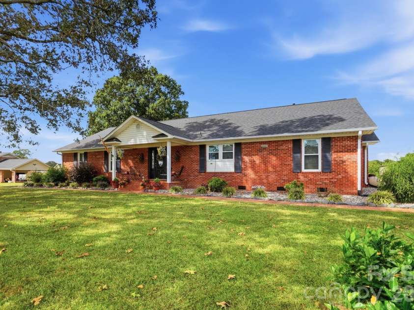 1061 Old Peachland Road, Marshville, NC 28103.  MLS# CAR4423840, YatesRealty ID 50464. 