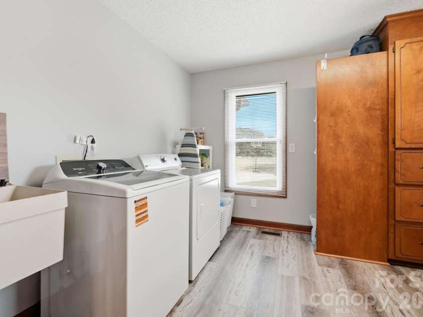 1061 Old Peachland Road, Marshville, NC 28103.  MLS# CAR4423840, YatesRealty ID 50464. 
