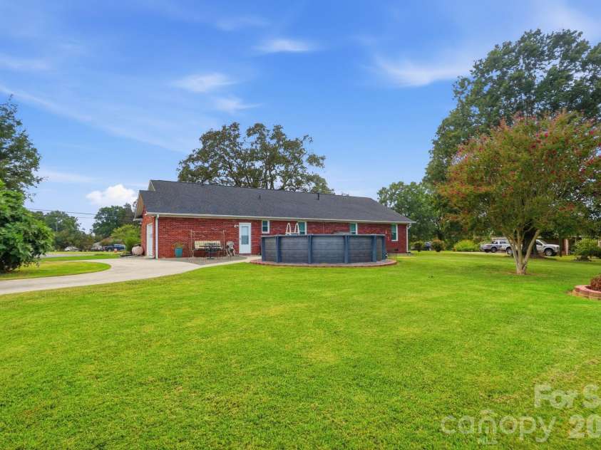1061 Old Peachland Road, Marshville, NC 28103.  MLS# CAR4423840, YatesRealty ID 50464. 