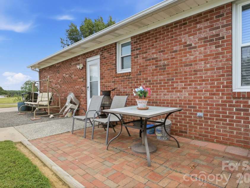 1061 Old Peachland Road, Marshville, NC 28103.  MLS# CAR4423840, YatesRealty ID 50464. 