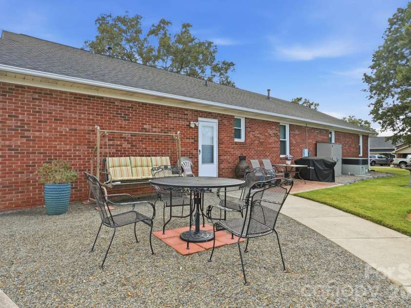 1061 Old Peachland Road, Marshville, NC 28103.  MLS# CAR4423840, YatesRealty ID 50464. 