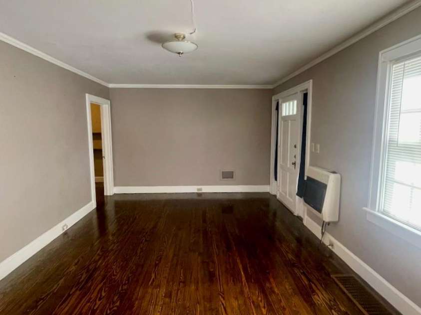 130 School Drive, Spartanburg, SC 29301.  MLS# CAR4423594, YatesRealty ID 50466. 