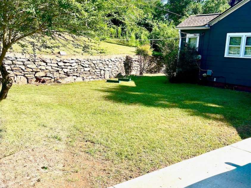 130 School Drive, Spartanburg, SC 29301.  MLS# CAR4423594, YatesRealty ID 50466. 