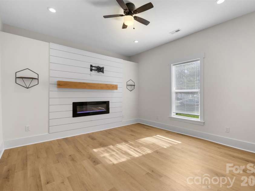 4309 Hovis Road, Charlotte, NC 28208.  MLS# CAR4420478, YatesRealty ID 50467. Living Room